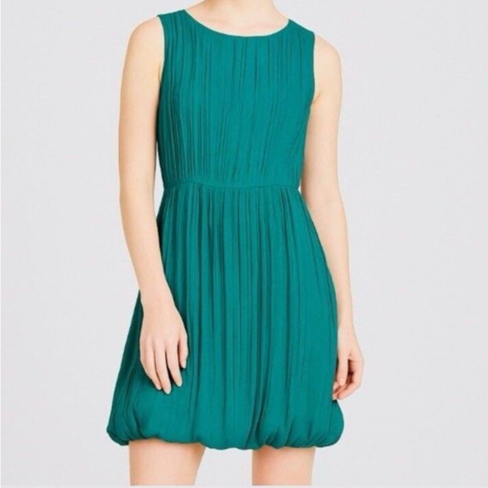 Theory silk green Sleeveless Dress size 0. 139